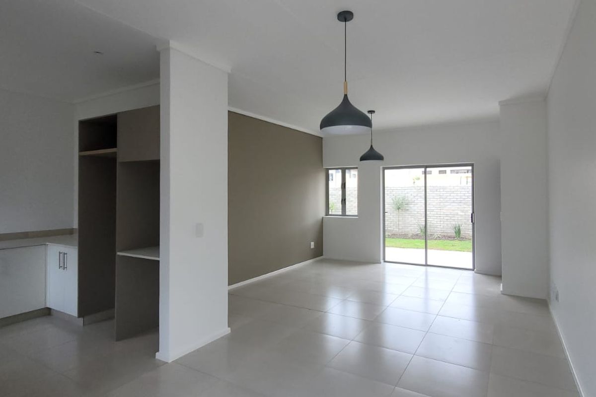 Mooikloof Country Estate 3 Bedroom House For Sale - Photo 4