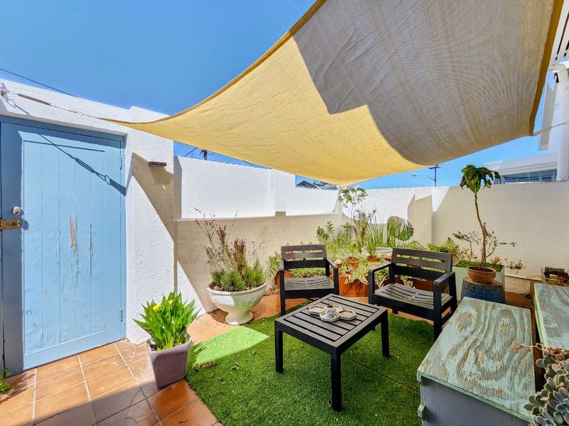 HOUSE IN SEA POINT - Photo 3