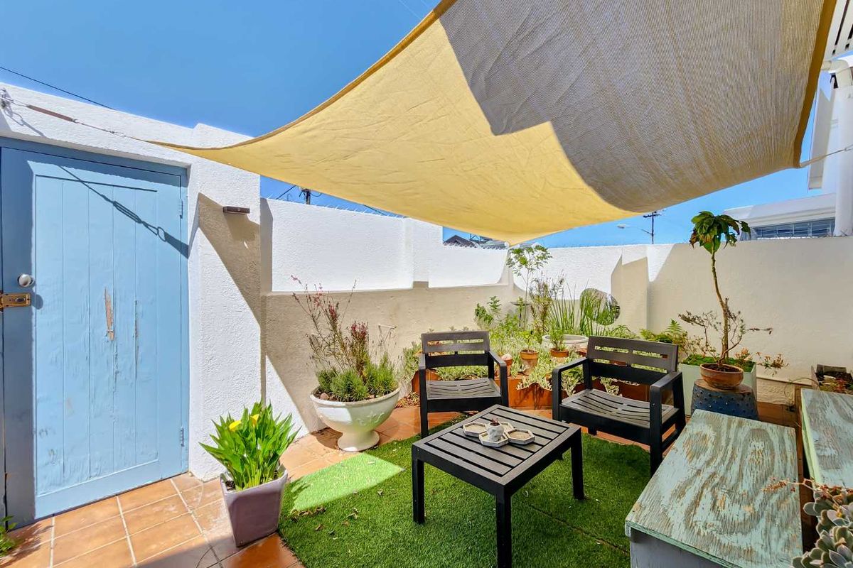 HOUSE IN SEA POINT - Photo 3