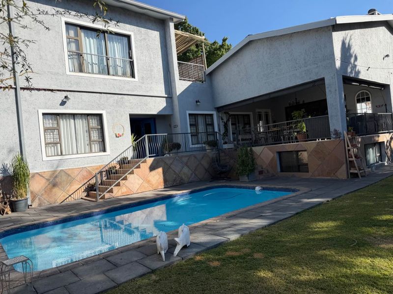 GUESTHOUSE / LUXURY RESIDENCE FOR SALE | EROS PARK, WINDHOEK Price: N$16,600,000 Excl. - Photo 5