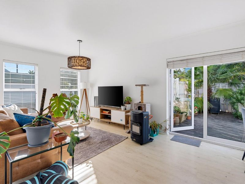 Coral Grove Home To Let - Photo 3