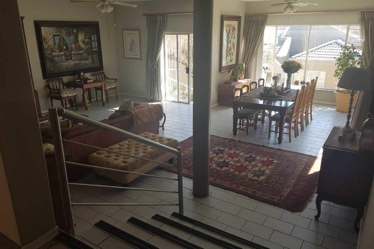 Timeless Charm - Photo 2