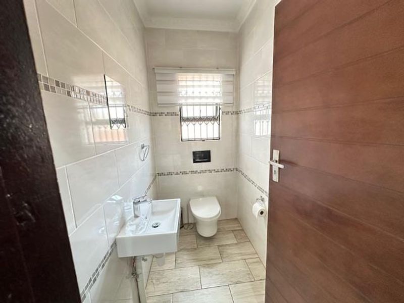 Stunning 3-Bedroom Family Home for Sale in Clarina - Photo 8