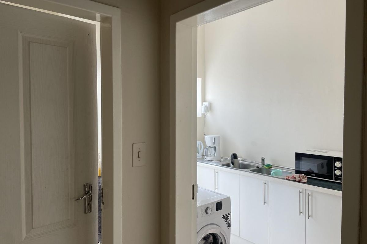 Huge property in Windhoek City Centre Office zoned! - Photo 3