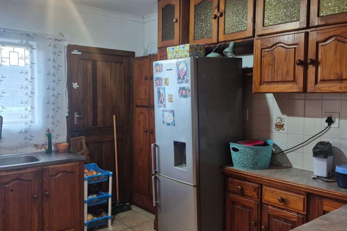 Perfectly Positioned! - Photo 4