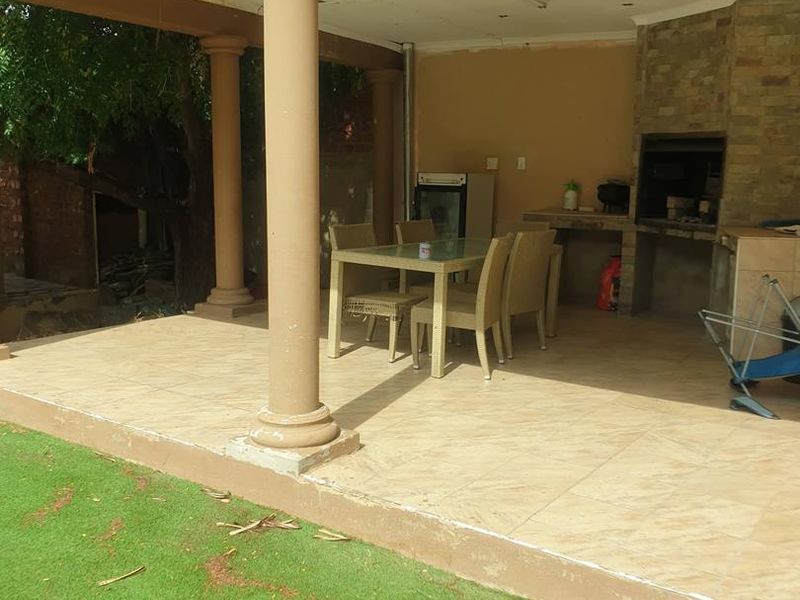 FREESTANDING HOUSE FOR SALE WINDHOEK WEST - Photo 2