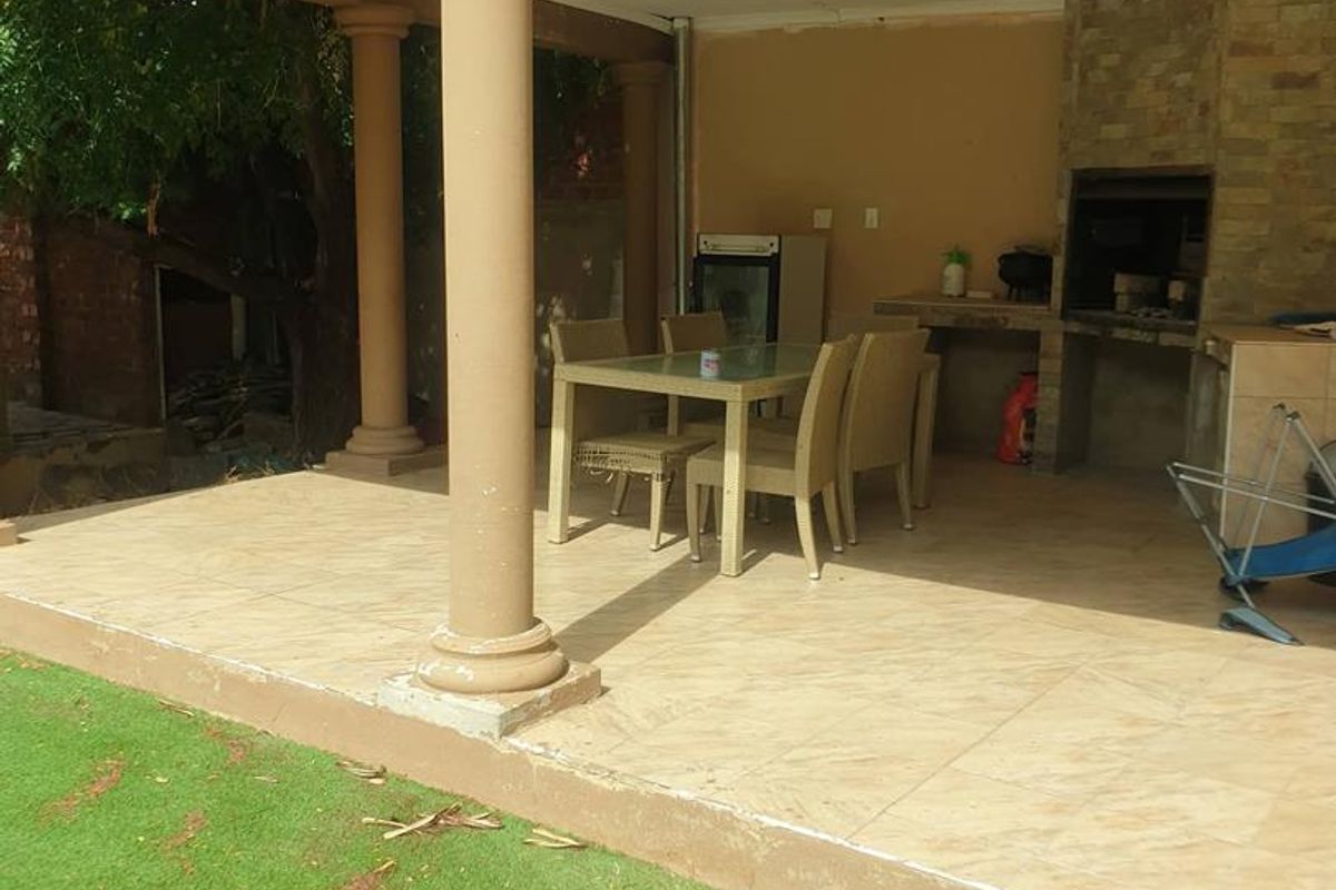 FREESTANDING HOUSE FOR SALE WINDHOEK WEST - Photo 2