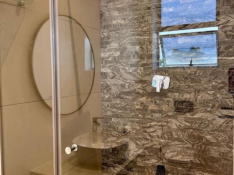 Elegant Victorian Luxury 2 bedroom/2,5 bathroom furnished cottage, Sea Point - Photo 8
