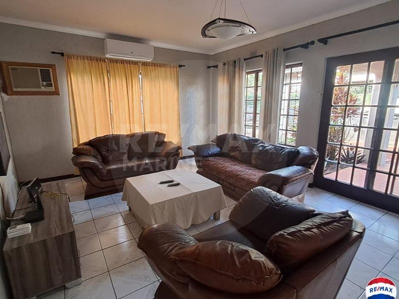 Spacious 5-Bedroom Furnished Contractor Accommodation with Pool, Braai, and Double Garage - Photo 9