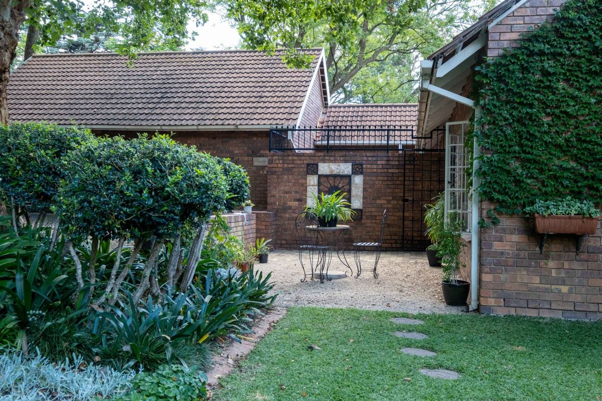 bryanston property perfect for developers / 2 families - Photo 4