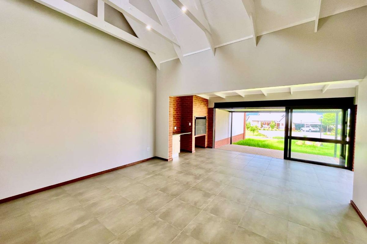 Modern Meets Farmstyle in a Wildlife Estate – Gym, Pool, Squash & More! - 2 and 3 Bedrooms! - Photo 2