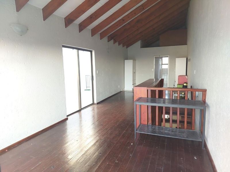 2 BEDROOM DUPLEX APARTMENT FOR SALE IN PAULSHOF - Photo 4