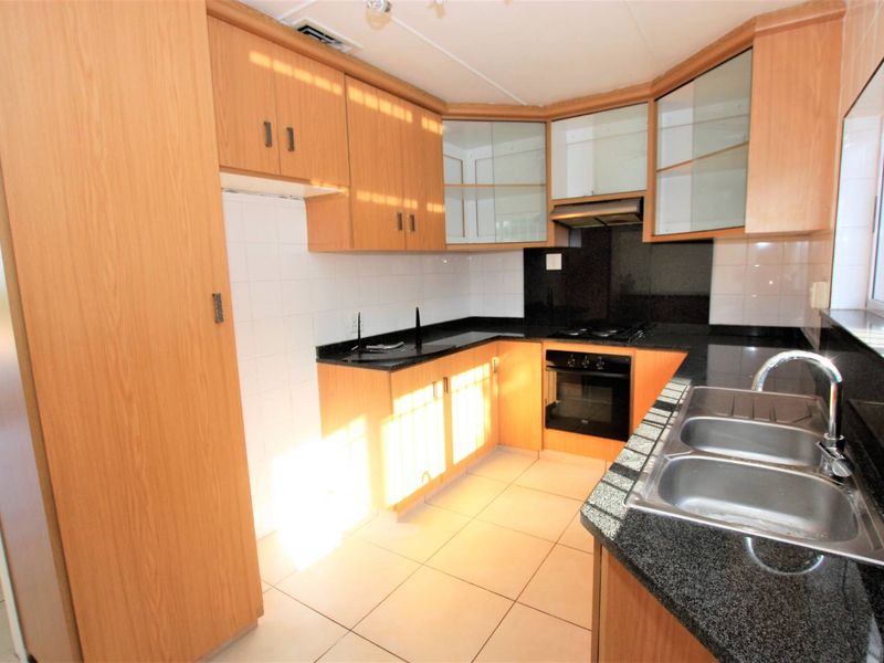 Hendra Estates - Large Family Home With Flatlet For Rent In Prime Umhlanga - Photo 6