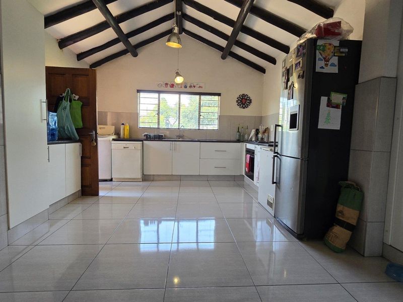 4 Bedroom House for sale in Verwoerdpark - Photo 3