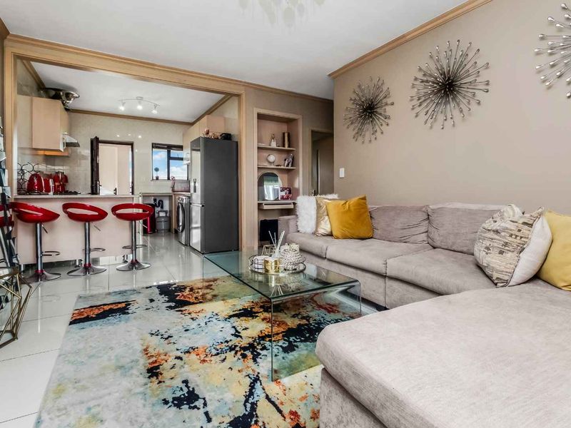 TOP FLOOR LOFT APARTMENT, BOASTING LOADS OF NAURAL LIGHT AND IN A FANTASTIC LOCATION - Photo 1