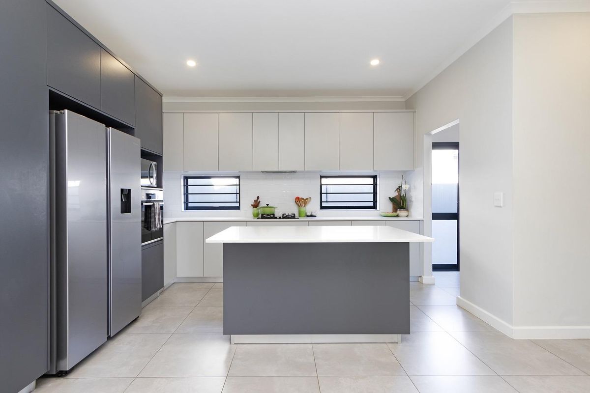 Charming Family Living in the Heart of Sandown - Photo 3