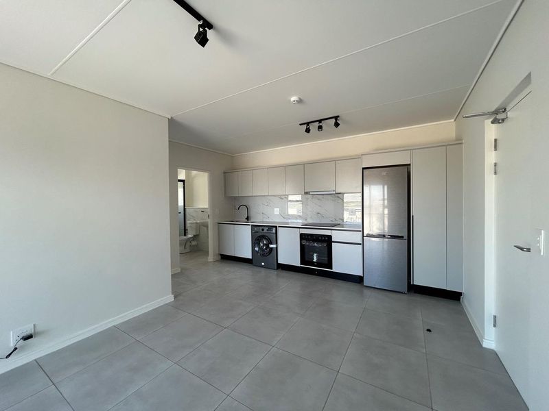 Modern 1-Bedroom Apartment in Suikerbos Estate, Sandown - Photo 4