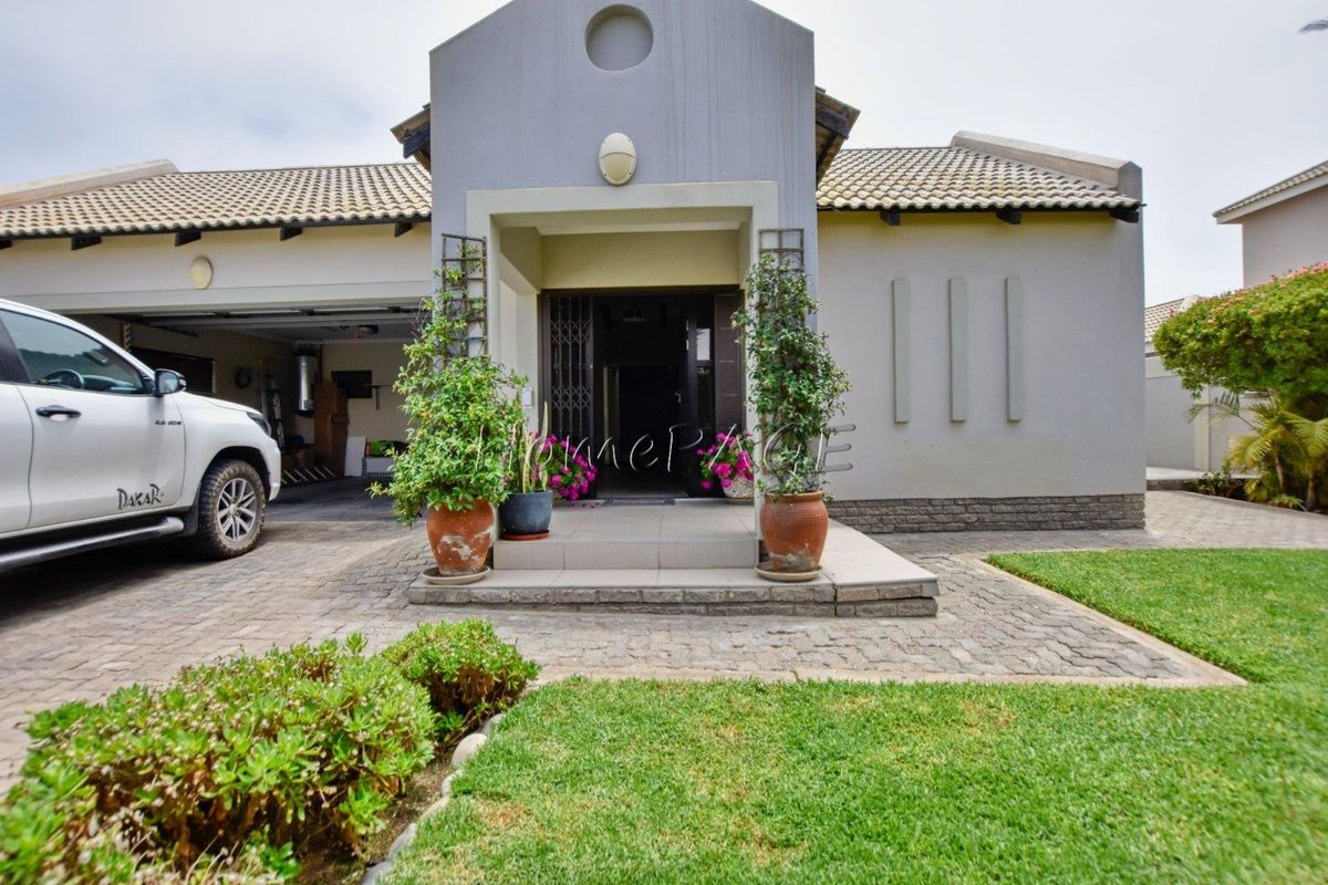 Ext 15, Swakopmund:  Attractive 3 Bedr home is for sale - Photo 2
