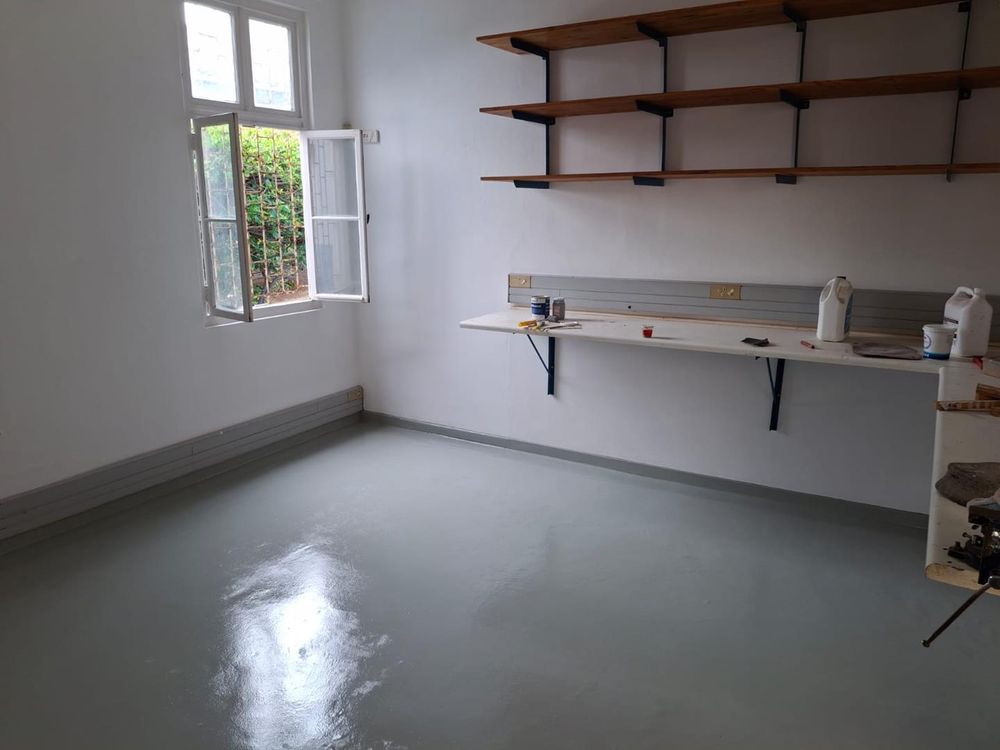 Side building work space