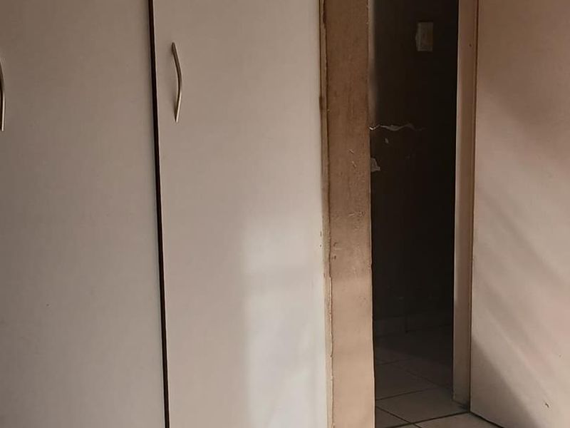 GROUND FLOOR 3 BEDROOM UNIT... IN A SECURED ESTATE!!!! - Photo 5
