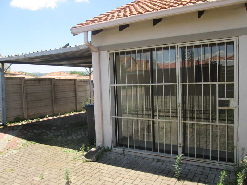 '' VERY BEAUTIFUL ,NEAT AND CLEAN [3] THREE BEDROOMS HOUSE FOR SALE IN WEST VIEW SECURITY ESTATE[ BARGAIN ] - Photo 4