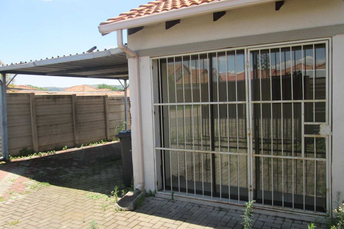 '' VERY BEAUTIFUL ,NEAT AND CLEAN [3] THREE BEDROOMS HOUSE FOR SALE IN WEST VIEW SECURITY ESTATE[ BARGAIN ] - Photo 4