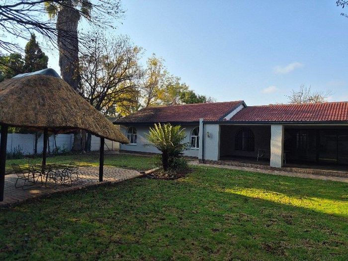 Property #2498801, House For Sale in Garsfontein