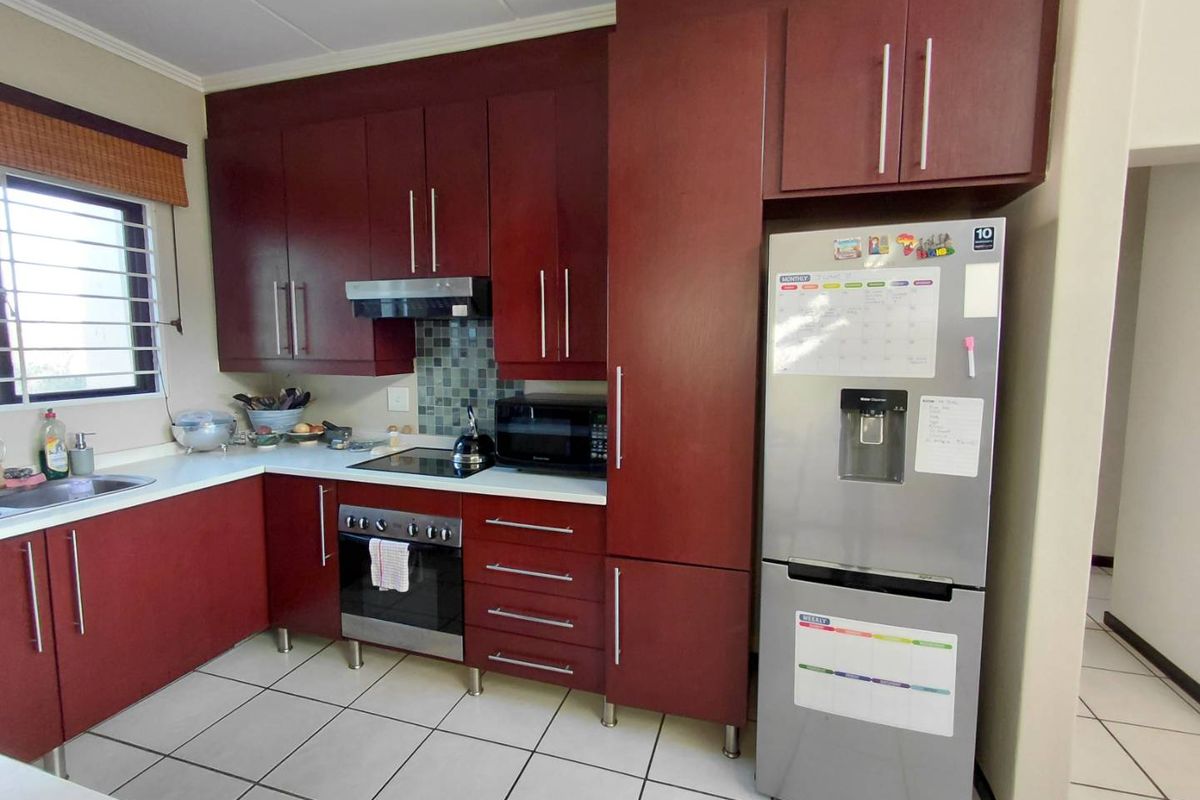 Sleek 2-Bed, 2-Bath Loft with Double Balcony in The Kanyin - Photo 4