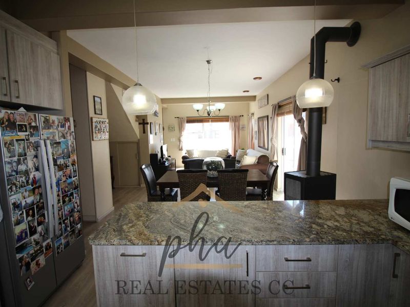 3 Bedroom with 4 bachelor Flats for Sale - Long Beach (Ext 1) - Photo 8