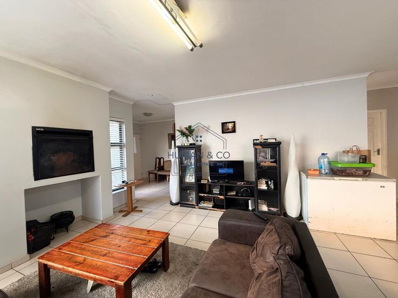 Ideal Starter Home in Fairway Estate - Photo 4