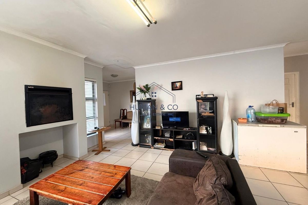 Ideal Starter Home in Fairway Estate - Photo 4