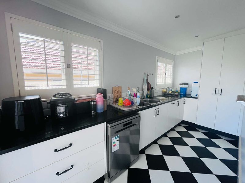 Hendra - Coastal Comfort  , Modern Family Home with exceptional extra's - Photo 10