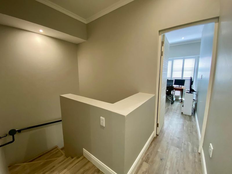 Modern Two-Bedroom Townhouse in Leafy Brooklyn – Quality Living in Gables on Marais - Photo 10