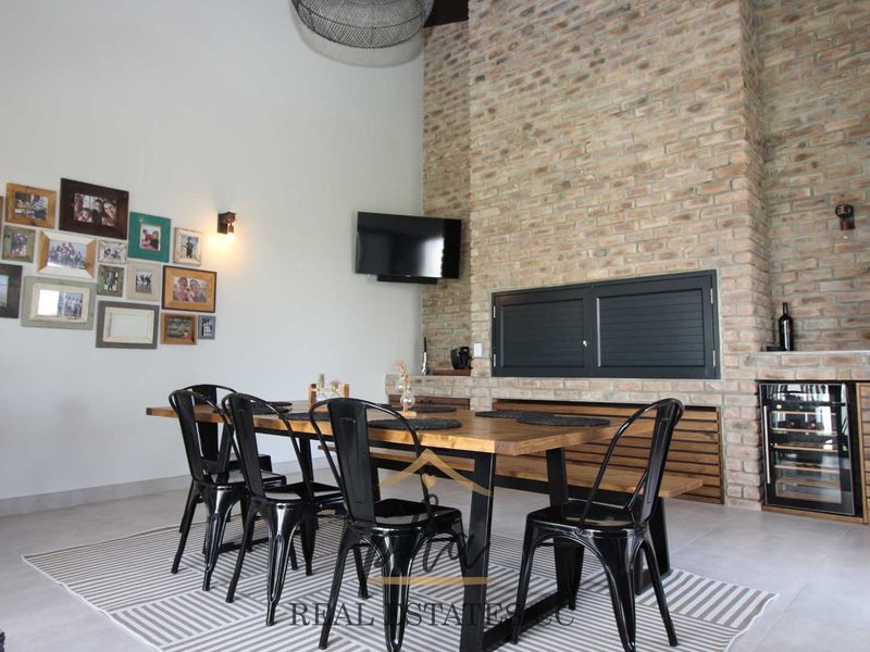 4 Bedroom Family home for sale - Swakopmund (Kramersdorf) - Photo 8