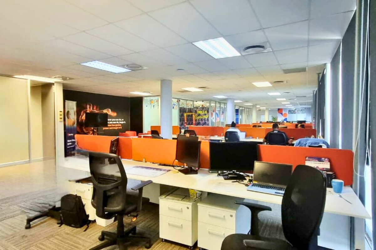 ±320 m2 first-floor HQ office in La Lucia Ridge. Gross R170/m2 (ex VAT). Fibre, lift, backup power & water, security. Avail. 01 Feb 2026 - Photo 4