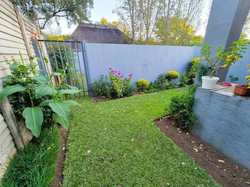 Charming Lock-Up-and-Go Garden Cottage in Rietondale - Photo 10