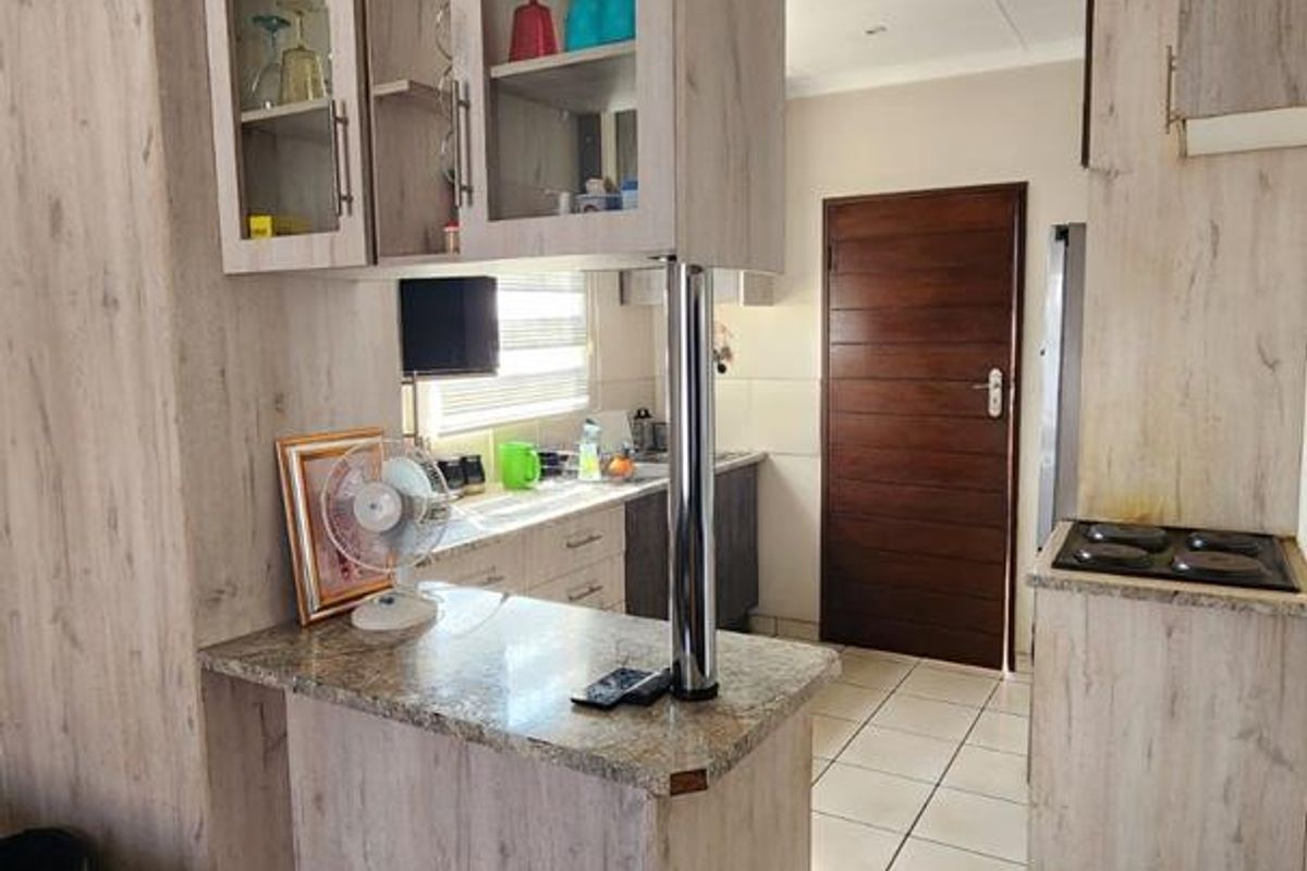 3 Bedroom House For Sale in Vanderbijlpark CE7 - Photo 3