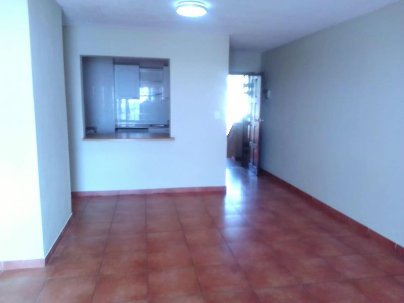 3 Bedroom, 2 Bathroom Flat with Sea Views - Photo 2