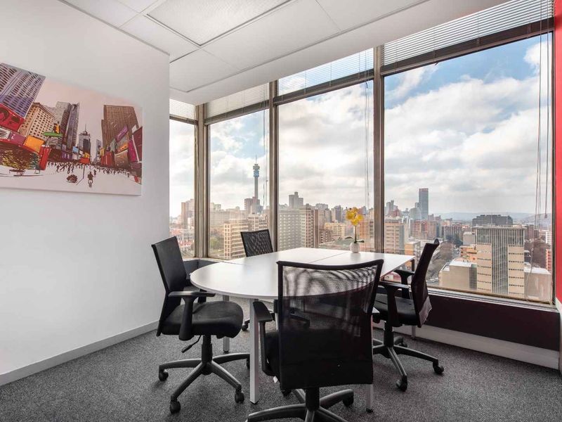 Coworking space in Regus Braamfontein - Photo 5