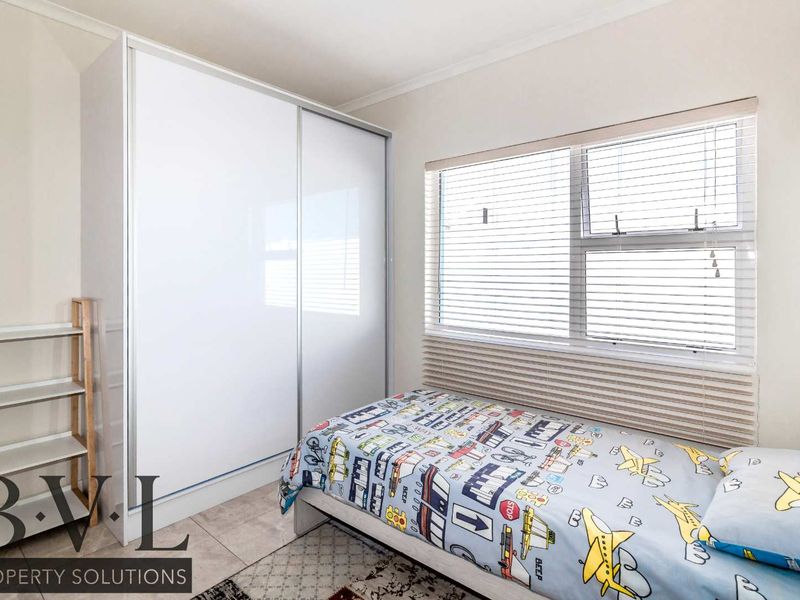 Perfect Three Bedroom Family Home in a Peaceful Coastal Neighbourhood - Photo 7