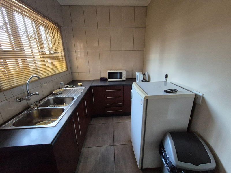 Business 3 zoning - Photo 7