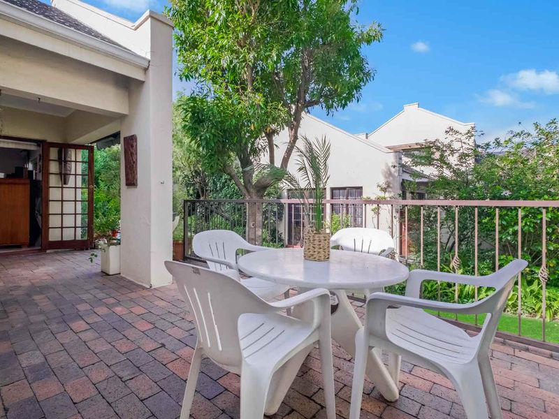 A Delightful Cluster Home In Sought After Lanzerac Situated On A Corner Stand - Photo 8