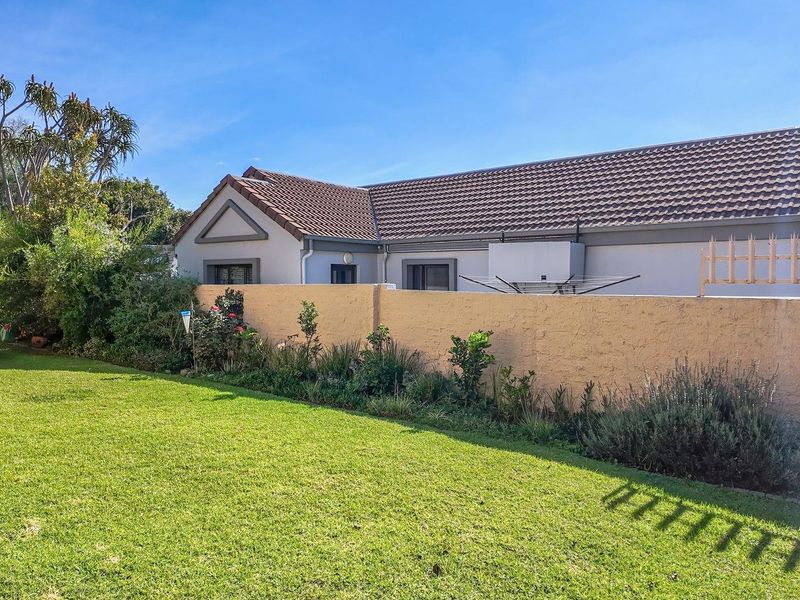 3 Bedroom freehold cluster for sale in Douglasdale - Photo 10