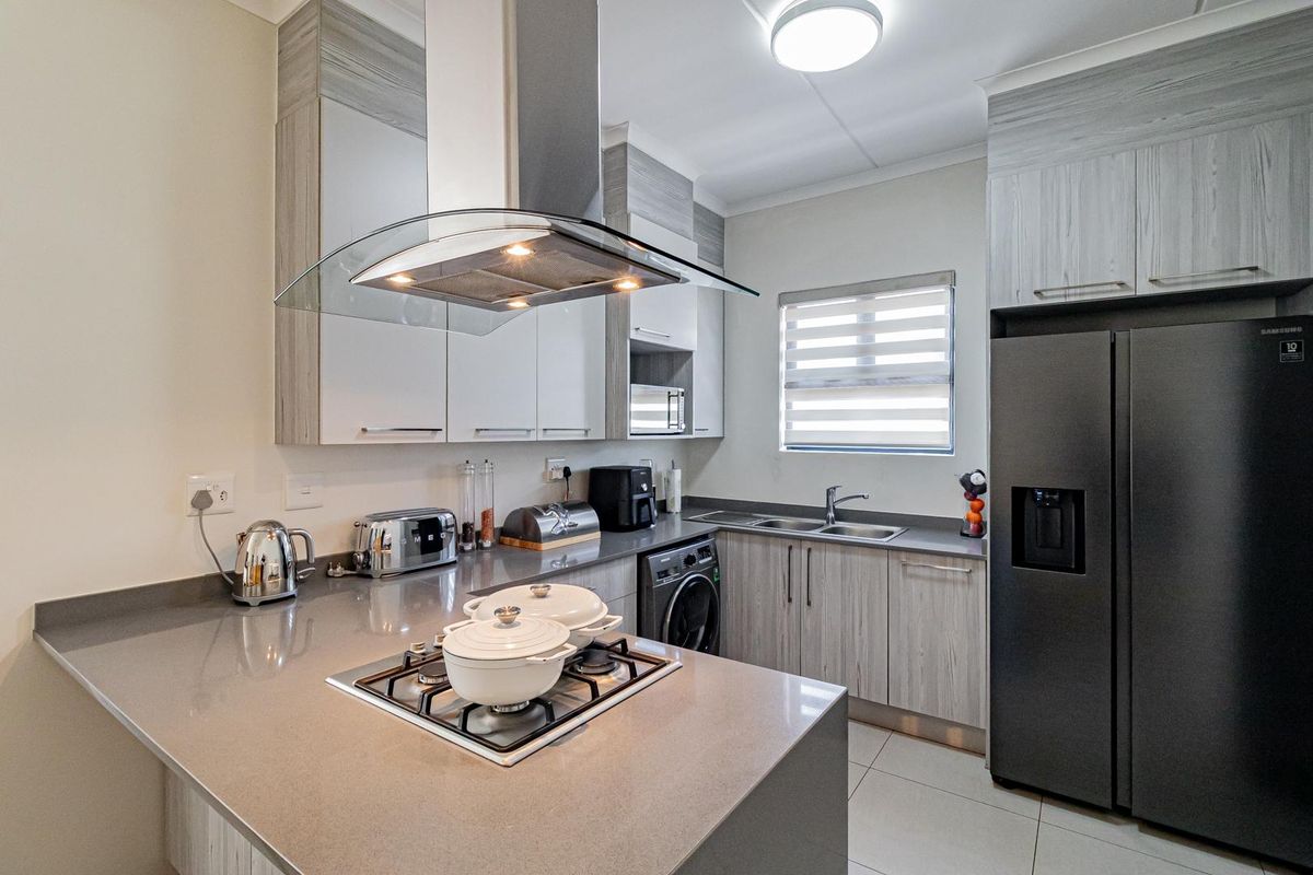 Modern 3 Bedroom Apartment for Sale in 92 on New, Carlswald | R1 800 000 - Photo 2