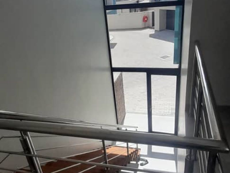 SUPERB DOUBLE STOREY TOWNHOUSE IN KRAMERSDORP - Photo 10