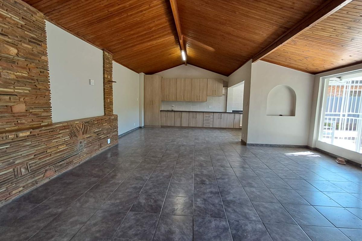 Newly Renovated 4-Bedroom, 2 bath Home in Waverley - Photo 4