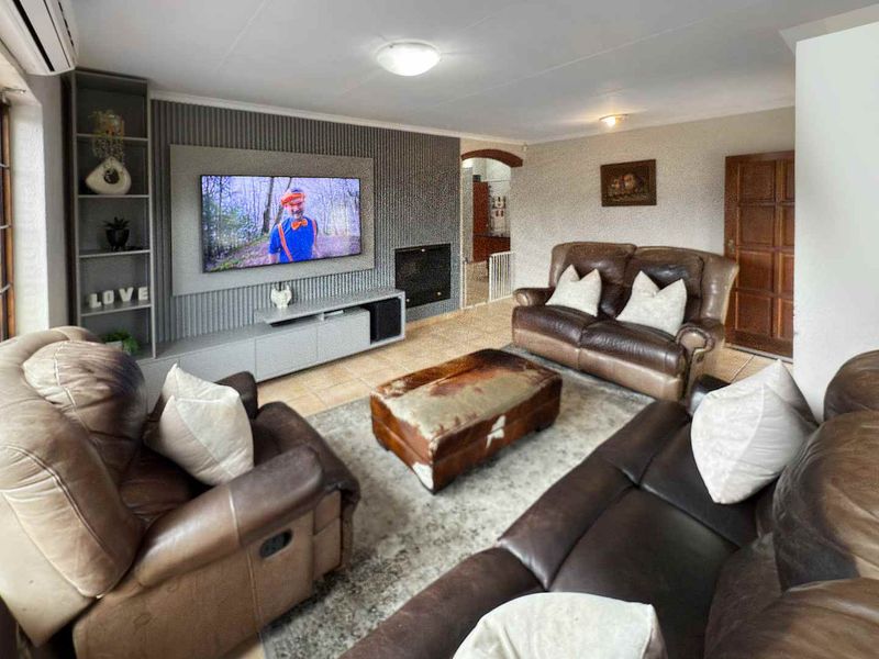 Three Bedroom Family Home in Excellent Waterford View Estate - Photo 4