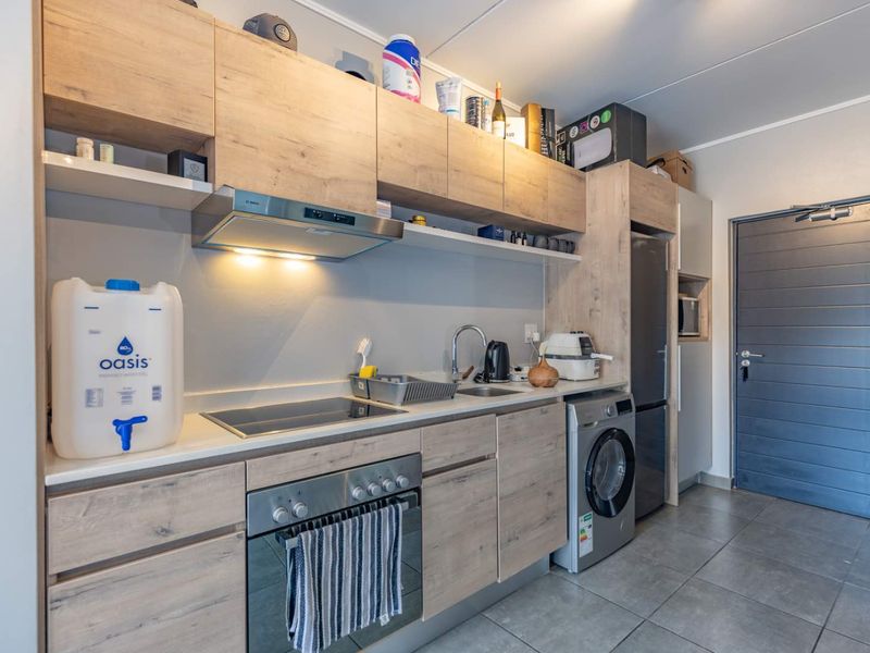 Contemporary Studio Apartment in Sought-After Menlo Park - Photo 4