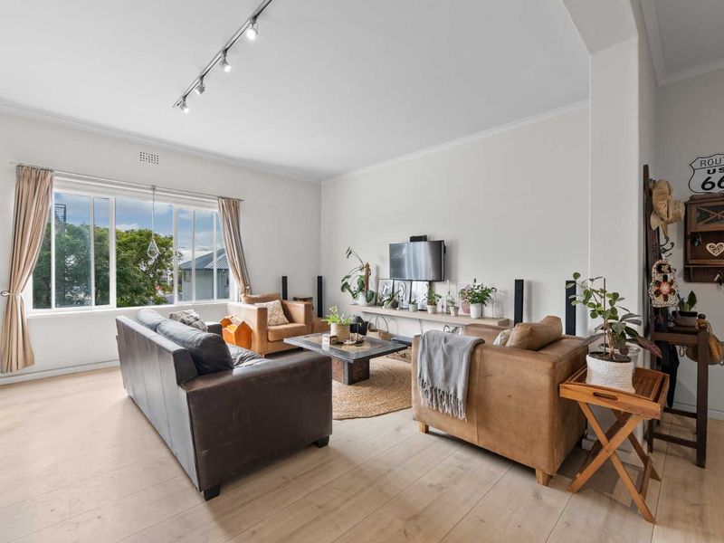 Secure Vredehoek Gem with Views, Garden & Separate Flatlet - Photo 6