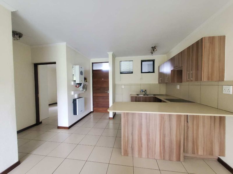 Stunning 2-Bedroom First-Floor unit with Golf course views - Photo 5